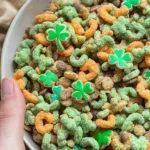 Leprechaun-Snack-Mix-Sweet-Salty-St.-Patricks-Party-Mix-Recipe