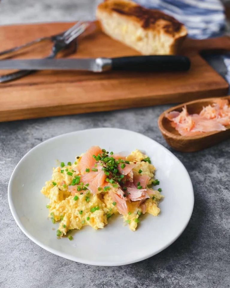 Soft-Scrambled-Eggs-with-Smoked-Salmon-Chives-Toast-or-Bagel-Recipe