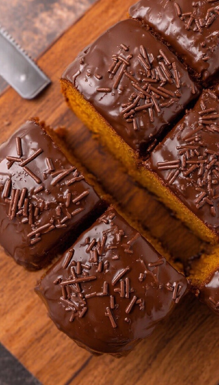 Brazilian Carrot Cake with Chocolate Glaze 125 Brazilian Carrot Cake with Chocolate Glaze
