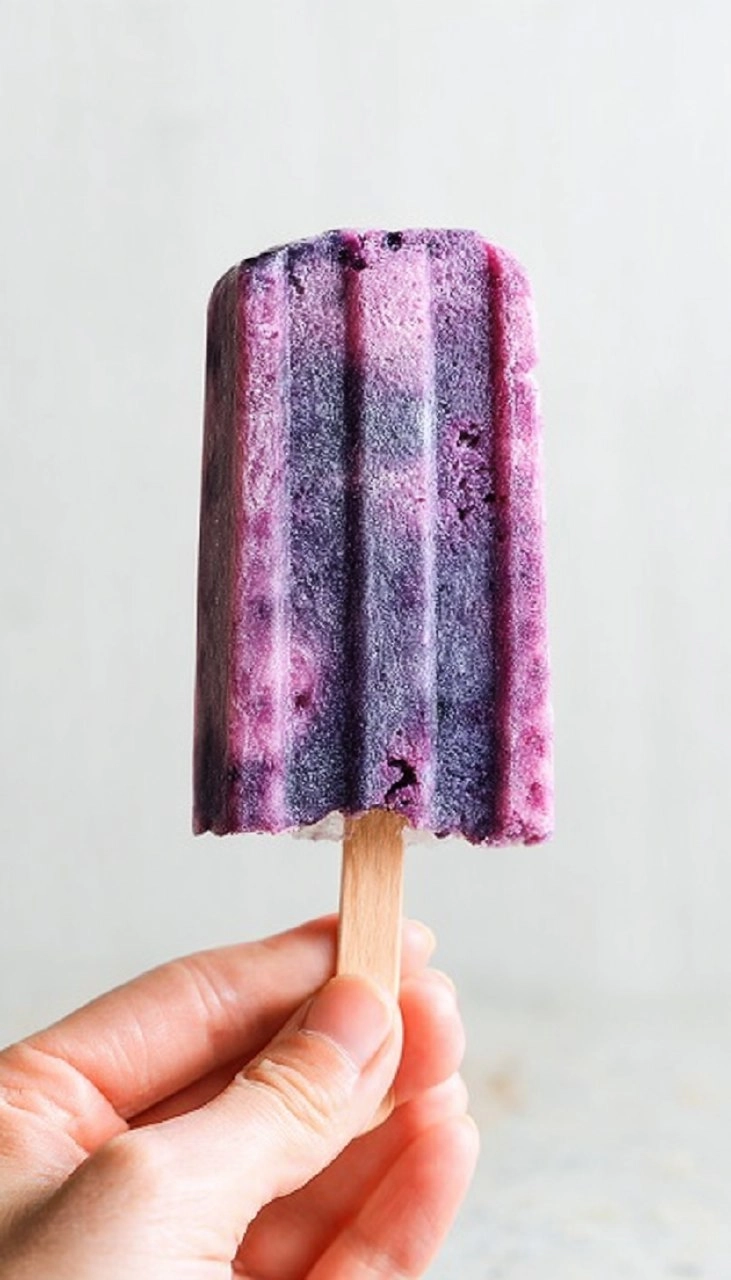 Easy Recipe for Blueberry Popsicles (Healthy and Yummy!)