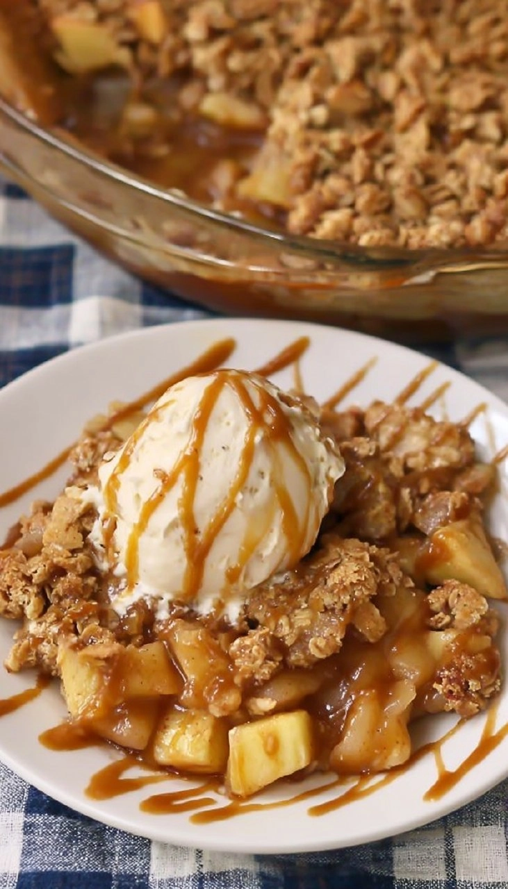 Caramel Apple Crisp with Crunchy Oat Topping